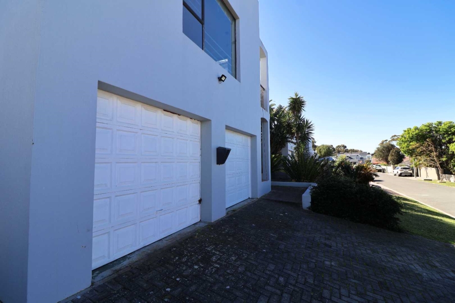 4 Bedroom Property for Sale in Onrus Western Cape